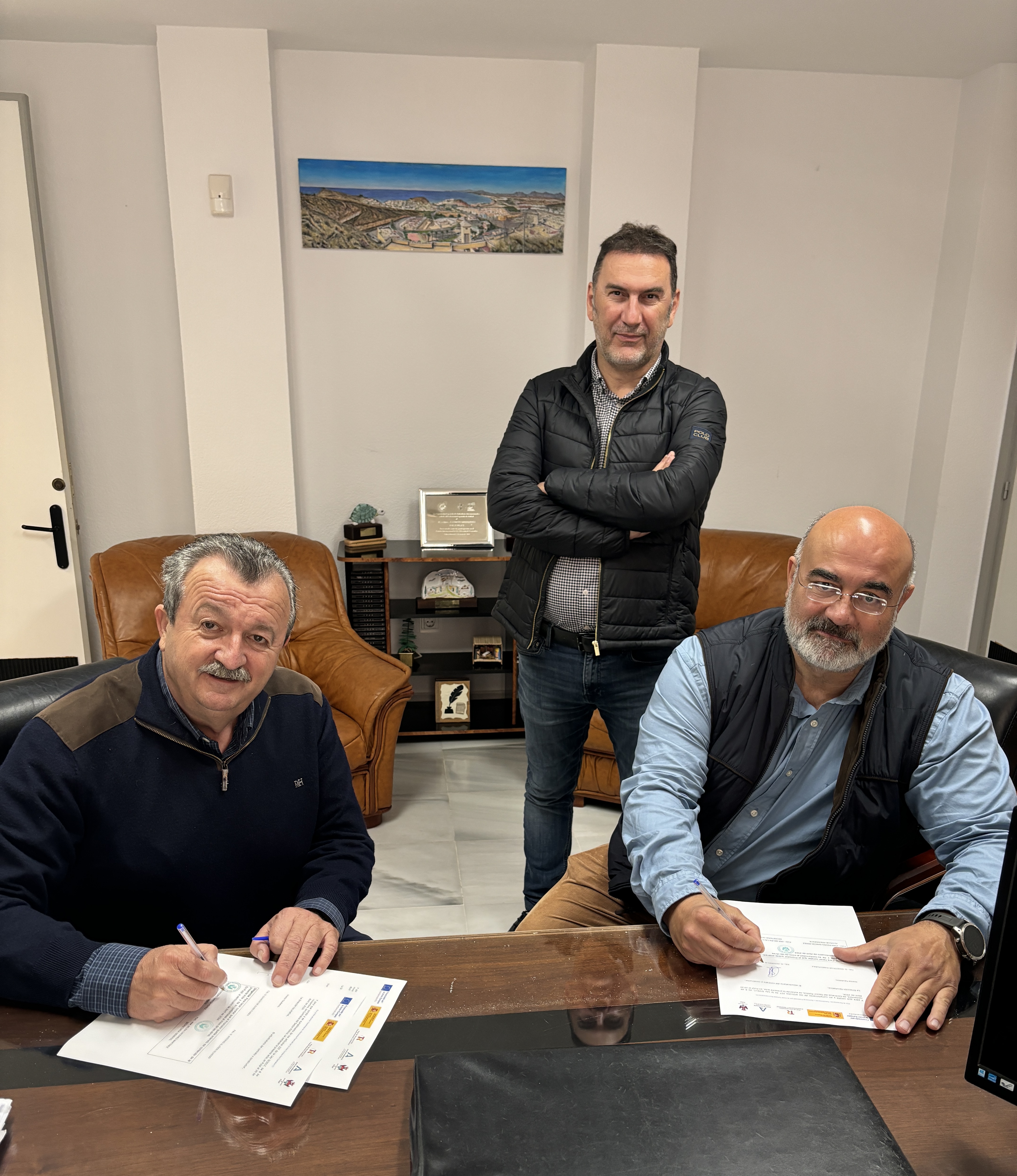  Firma del acta de replanteo para el inicio de las obras de adecuación y mejora de accesibilidad en calle Mar Rabiosa de San Juan de los Terreros 